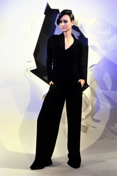 Look 16